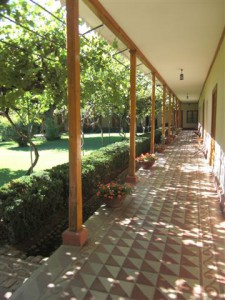 2010-chilean-heli-ski-base-lodging-009