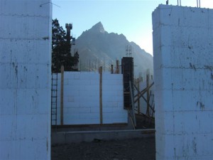 puma-lodge-construction-march-2010-021