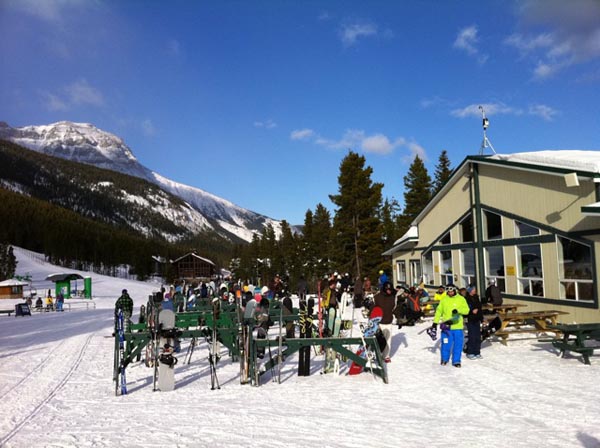 Castle Mountain day lodge