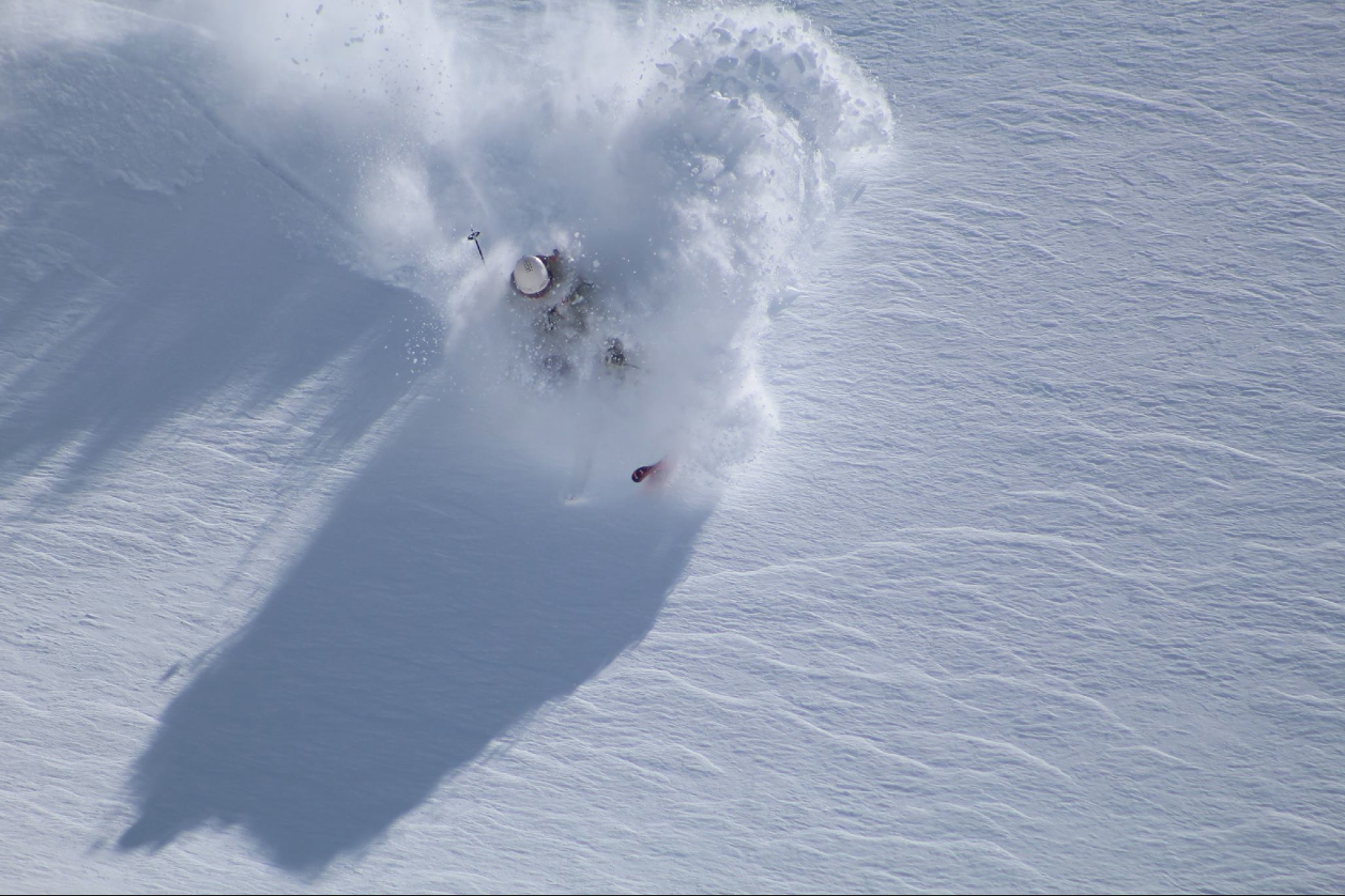 powder-skiing-powder-canada