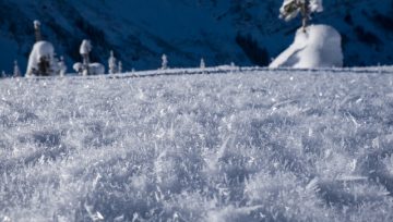 Surface Hoar Frost From High Pressure Is About to Get Loaded