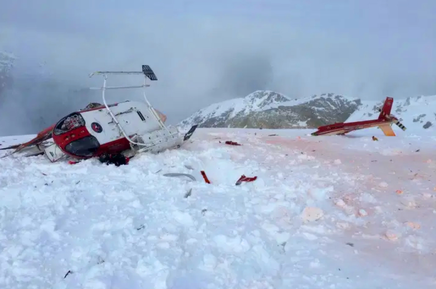 Heli Skiers Boarders Escape Serious Injury Powder Canada